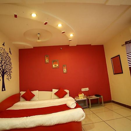 Hotel Velvet 라즈콧 외부 사진